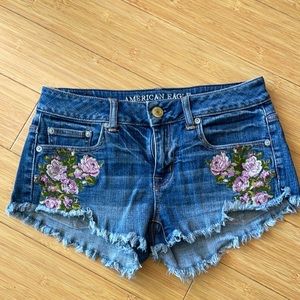 AE Floral Embroidery Denim Shorts - size 2